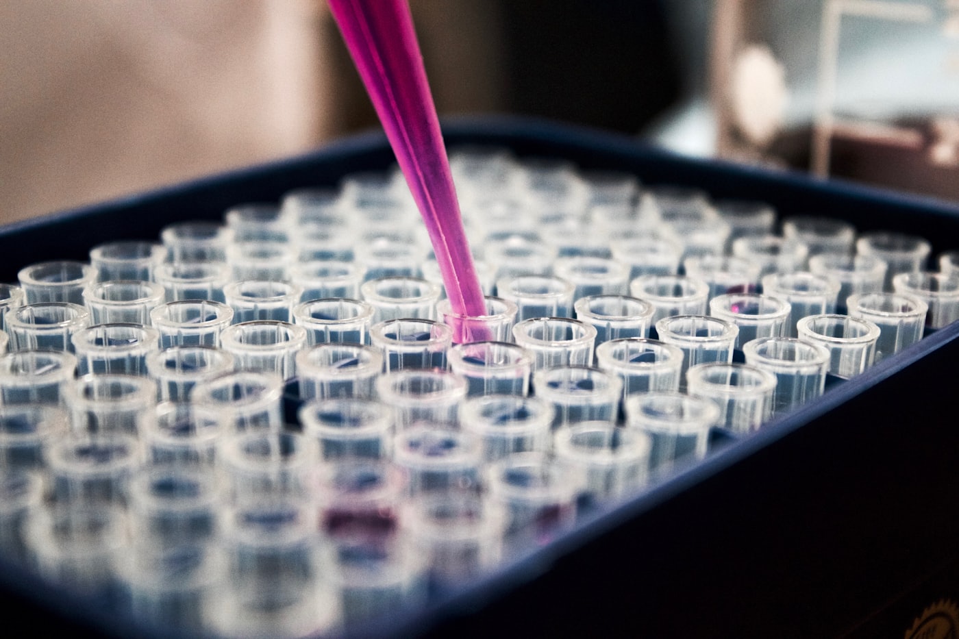 Analisis sampel laboratorium